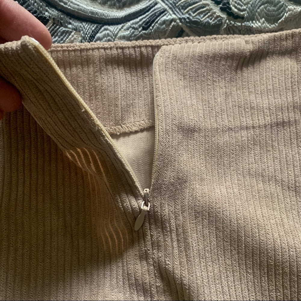 SHEIN Tan Skirt - Picture 3 of 9